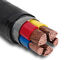Средним силовой кабель изолированный напряжением тока многожильный, провод низшего напряжения электрический